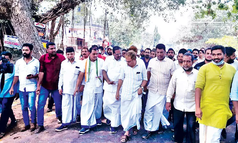 ഖമറുച്ച ഇവിടെയുണ്ട്... ഖമറുച്ച ഇവിടെയുണ്ട്...