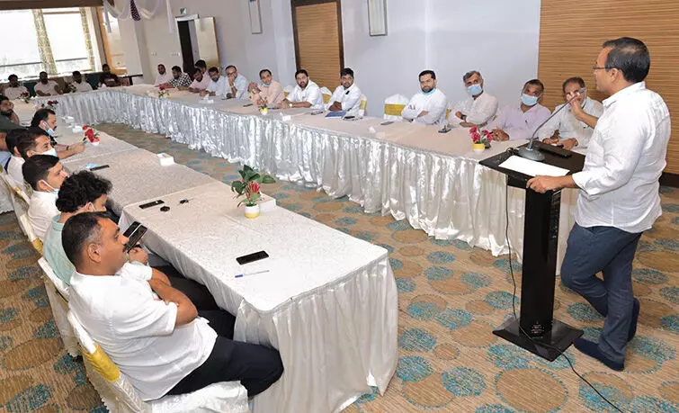 പ്ര​വാ​സി​ക​ളെ ദ്രോ​ഹി​ച്ച​വ​ർ​ക്കെ​തി​രാ​യ വി​ധി​യെ​ഴു​ത്താ​വ​ണം –പി.​കെ. അ​ൻ​വ​ർ ന​ഹ