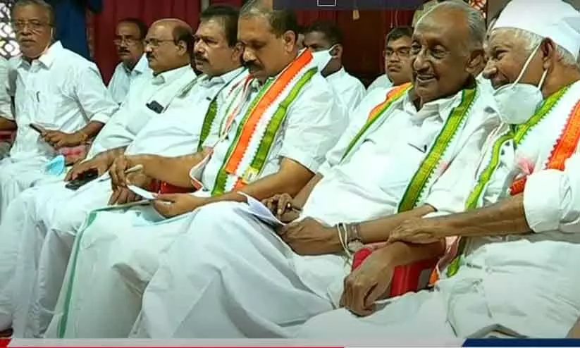 ഇരിക്കൂറിൽ പോരടങ്ങി; എ ഗ്രൂപ്പ് നേതാക്കൾ തെരഞ്ഞെടുപ്പ് കൺവെൻഷനിൽ പങ്കെടുത്തു ഇരിക്കൂറിൽ പോരടങ്ങി; എ ഗ്രൂപ്പ് നേതാക്കൾ തെരഞ്ഞെടുപ്പ് കൺവെൻഷനിൽ പങ്കെടുത്തു