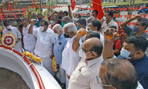 എ.കെ.ജി ഓർമയായിട്ട്​ 44 വർഷം​; അനുസ്​മരിച്ച്​ നാട്​​