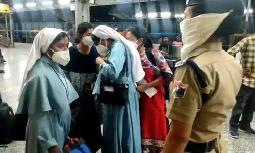 മലയാളി ഉൾപ്പെടെയുള്ള കന്യാസ്​ത്രീകൾക്കു​നേരെ സംഘ്പരിവാർ അതിക്രമം VIDEO