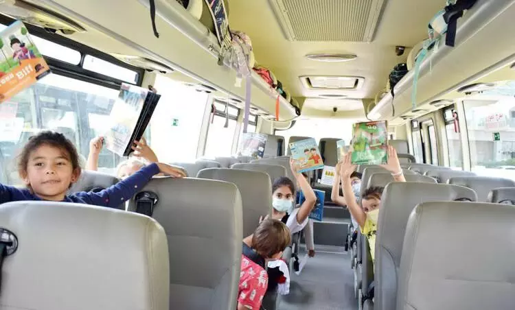 സ്കൂ​ളി​ലേ​ക്കു​ള്ള യാ​ത്ര​യി​ൽ ഇ​നി പു​സ്ത​ക​ങ്ങ​ളോ​ടും കൂ​ട്ടു​കൂ​ടാം