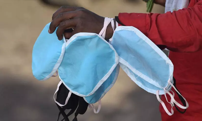 മാസ്​ക്കില്ലാതെ പ്രചാരണം: സ്ഥാനാർഥികൾക്ക്​ വിലക്കേർപ്പെടുത്തുന്നതിൽ വിശദീകരണം തേടി