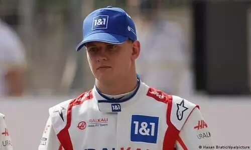 പിതാവ്​ പറന്ന ട്രാക്കിൽ പുതുചരിത്രമെഴുതാൻ മിക്​ ഷൂമാക്കർ വരുന്നു