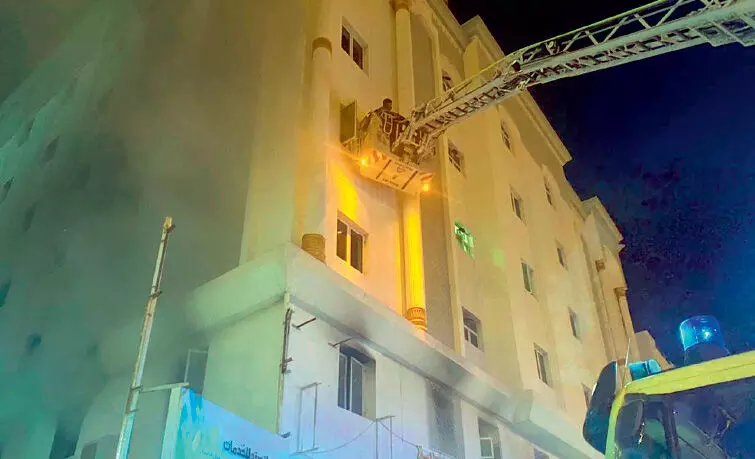 അ​പ്പാ​ർ​ട്​​മെൻറി​ൽ തീ​പി​ടി​ത്തം; നാ​ലു​പേ​രെ ര​ക്ഷി​ച്ചു