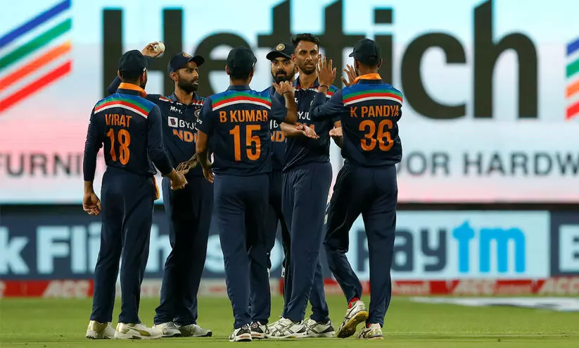 അര​േങ്ങറ്റക്കാരുടെ ദിനം; നന്നായി തുടങ്ങിയ ഇംഗ്ലണ്ടിനെ ഇന്ത്യ എറിഞ്ഞ്​ വീഴ്​ത്തി