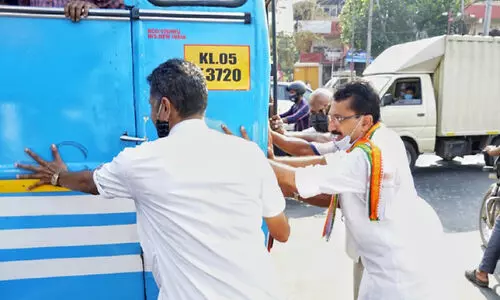 pm niyas helping to start bus pm niyas helping to start bus