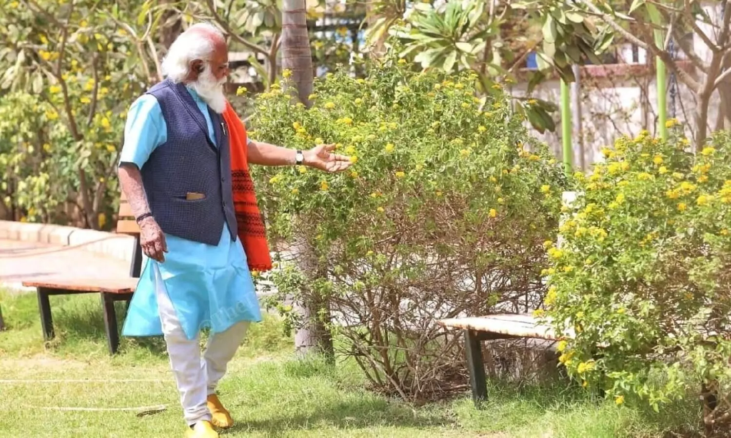 ഈ അപരന്​ തിരക്കോട്​ തിരക്കാണ്; മോദിയായി സിനിമയിൽ അഭിനയിക്കണം, ബി.ജെ.പി റാലികളിൽ പ​ങ്കെടുക്കണം