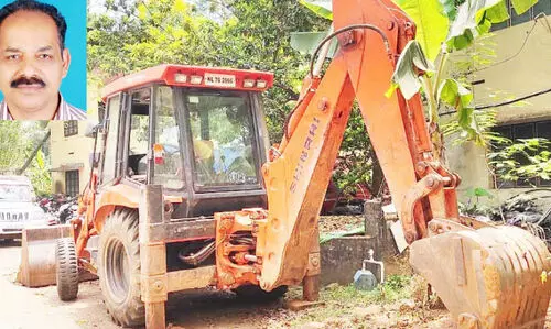 ഇൻഷുറൻസ് ഇല്ല; ഗൃഹനാഥ​‍െൻറ മരണത്തിനിടയാക്കിയ മണ്ണുമാന്തി കോടതി കണ്ടുകെട്ടി