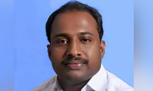 വ​ലി​യ വീ​ടു​ണ്ടെ​ന്ന എ​ൽ.​ഡി.​എ​ഫ് പ്ര​ചാ​ര​ണം; ബി.​ആ​ർ.​എം. ഷെ​ഫീ​ർ ക​ല​ക്ട​ർ​ക്ക് പ​രാ​തി ന​ൽ​കി