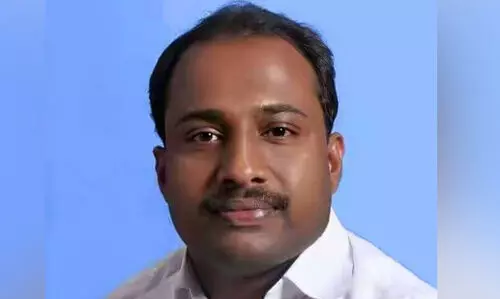 വ​ലി​യ വീ​ടു​ണ്ടെ​ന്ന എ​ൽ.​ഡി.​എ​ഫ് പ്ര​ചാ​ര​ണം; ബി.​ആ​ർ.​എം. ഷെ​ഫീ​ർ ക​ല​ക്ട​ർ​ക്ക് പ​രാ​തി ന​ൽ​കി