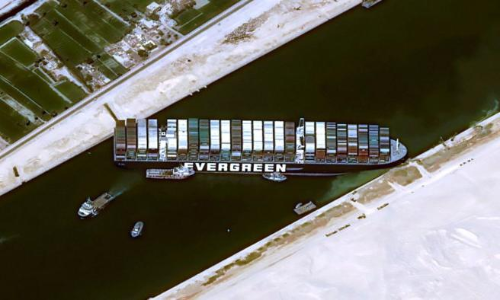 സൂയസ്​ കനാലിൽ കപ്പൽ കുരുക്ക്​ എന്നു തീരും? ശനിയാഴ്​ചയെന്ന്​ കമ്പനി, വഴിമുട്ടി ആ​േഗാള ചരക്കു ഗതാഗതം