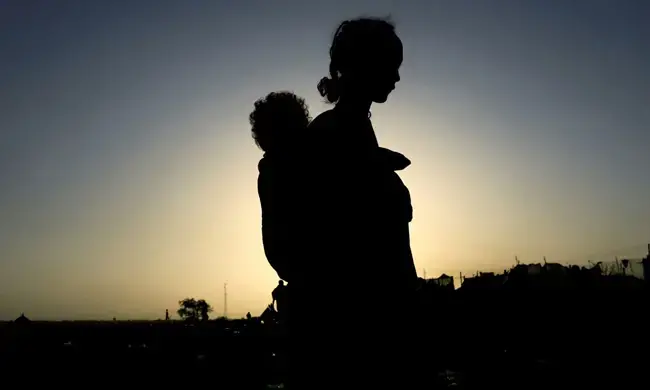 സ്വന്തം വീട്ടിലെ പെണ്ണുങ്ങളെ കൂട്ടബലാത്സംഗത്തിന് നിർബന്ധിച്ച് സേന; എത്യോപ്യയിൽനിന്ന് നടുക്കും വാർത്തകളെന്ന് യു.എൻ സ്വന്തം വീട്ടിലെ പെണ്ണുങ്ങളെ കൂട്ടബലാത്സംഗത്തിന് നിർബന്ധിച്ച് സേന; എത്യോപ്യയിൽനിന്ന് നടുക്കും വാർത്തകളെന്ന് യു.എൻ