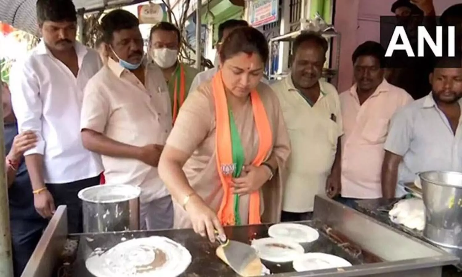 Khushbu Sundar Cooks Dosas While Campaigning