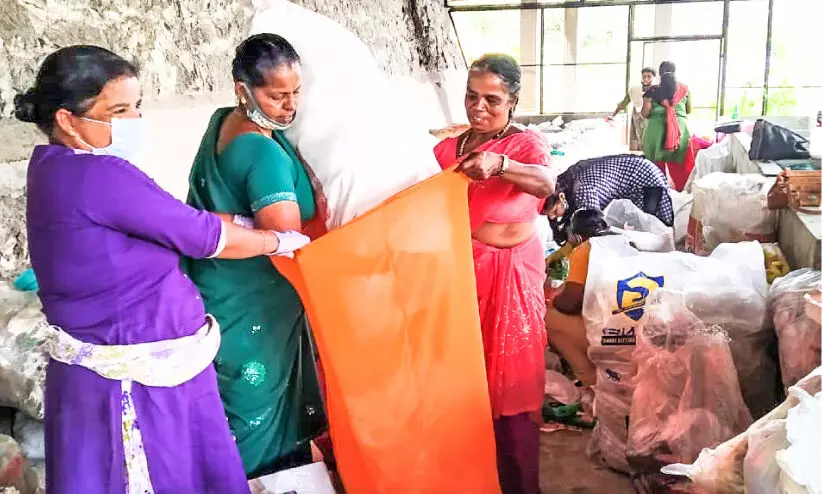 sack making with sari