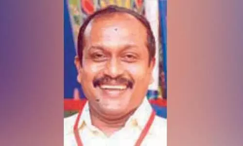 ഡെ​പ്യൂ​ട്ടി സ്പീ​ക്ക​റാ​യ ദി​നം, വീ​ട്ടി​ൽ പൊ​ലീ​സി​നെ ക​ണ്ട് അ​മ്പ​ര​ന്ന നേ​രം