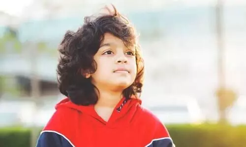 തരംഗമായി വീണ്ടും ഇമാറാത്തിക്കുട്ടി; കാഫിയിൽ കസറി െഎസിന് ഹാഷ് തരംഗമായി വീണ്ടും ഇമാറാത്തിക്കുട്ടി; കാഫിയിൽ കസറി െഎസിന് ഹാഷ്