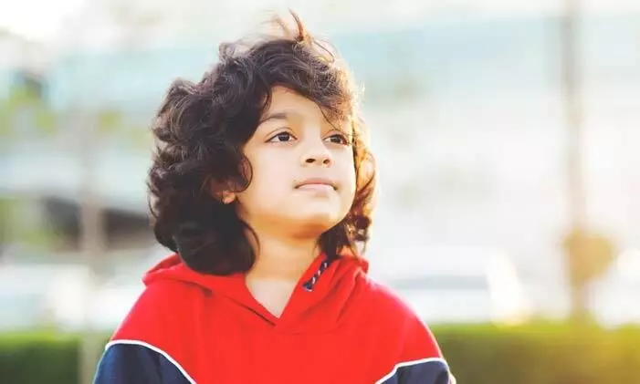 ത​രം​ഗ​മാ​യി വീ​ണ്ടും ഇ​മ​ാറാ​ത്തി​ക്കു​ട്ടി;   കാ​ഫി​യി​ൽ ക​സ​റി ​െഎസി​ന്‍ ഹാ​ഷ്