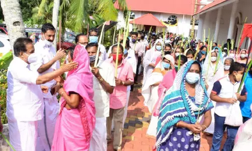 ഹരിപ്പാടിെൻറ മകൻ അഥവാ ലീഡർ ചെന്നിത്തല ഹരിപ്പാടിെൻറ മകൻ അഥവാ ലീഡർ ചെന്നിത്തല