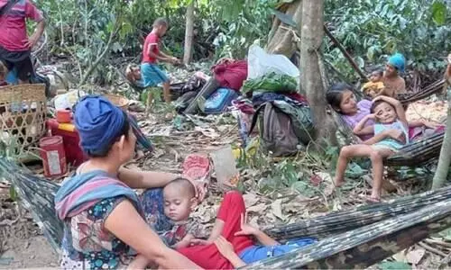 സൈനിക അതിക്രമം തുടരുന്നു; മ്യാന്മറിൽനിന്ന്​ പലായനം, താ​യ്​​ല​ൻ​ഡിൽ അഭയം തേടി നൂ​റു​ക​ണ​ക്കി​നാ​ളു​ക​ൾ