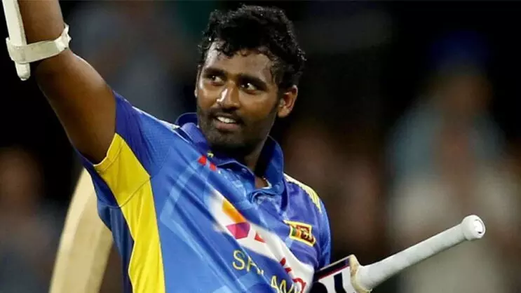 ഒരോവറിൽ ആറ്​ സിക്​സർ, 13 ബോളിൽ ഫിഫ്​റ്റി; തിസര പെരേരയുടെ വെടിക്കെട്ട്​ കാണാം...!