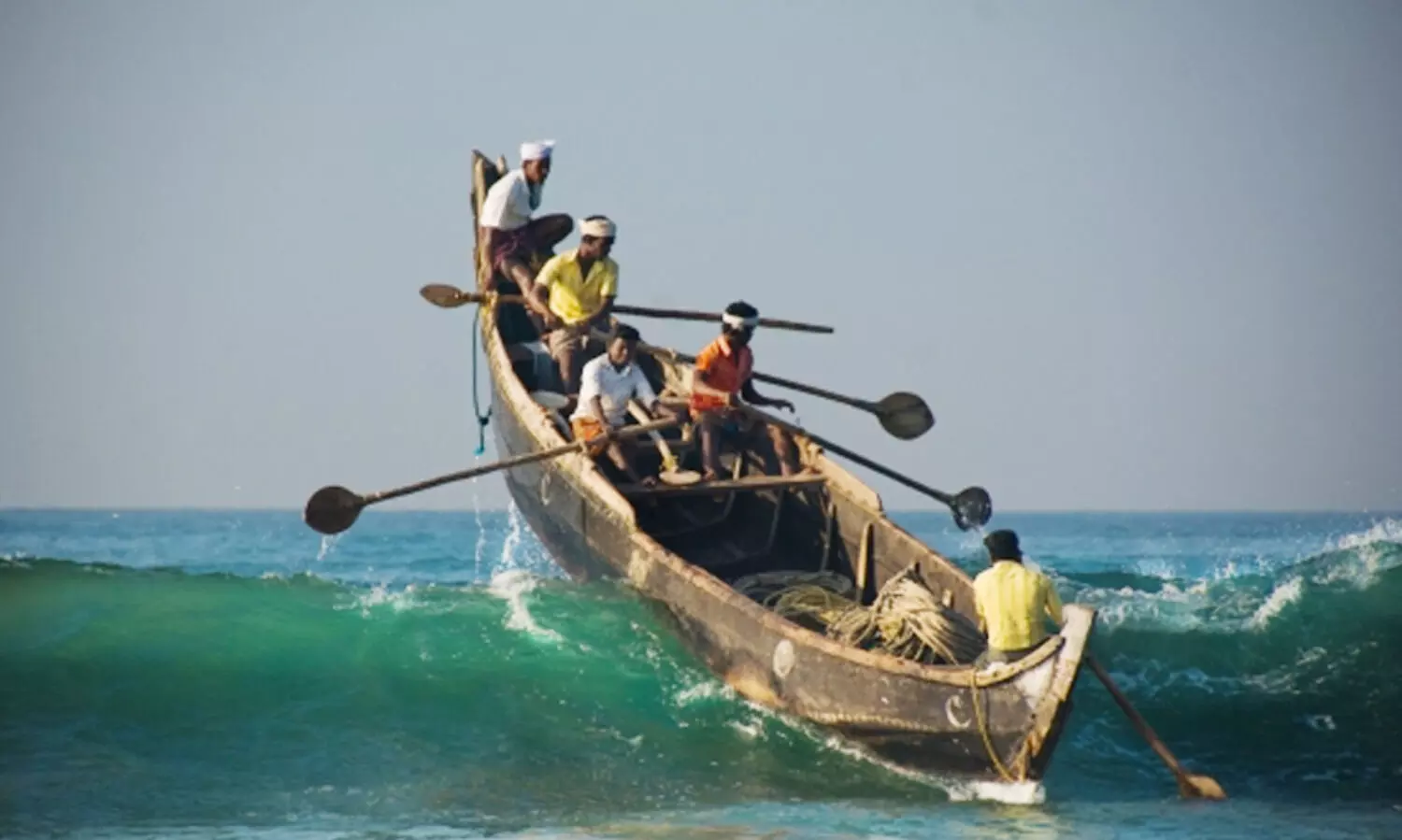 ഇരട്ട ന്യൂനമർദം; മത്സ്യത്തൊഴിലാളികൾക്ക് ജാഗ്രത നിർദേശം