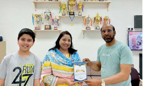 യാ​ര സ്കൂ​ൾ ര​ക്ഷി​താ​ക്ക​ളെ ആ​ദ​രി​ച്ചു