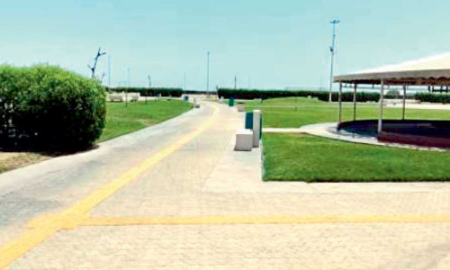 അ​ന്ധ​ർ​ക്ക് വ​ഴി​കാ​ട്ടി​യാ​യി ദ​മ്മാം ന​ഗ​ര​സ​ഭ