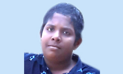 പ​തി​മൂ​ന്നു​കാ​ര​ൻ ഷോ​ക്കേ​റ്റ് മ​രി​ച്ചു