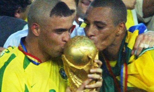 ആ ​ഹെ​യ​ർ​സ്​​റ്റൈ​ൽ ഭീ​ക​ര​മാ​യി​രു​ന്നു,​  അ​മ്മ​മാ​രേ മാ​പ്പ്​