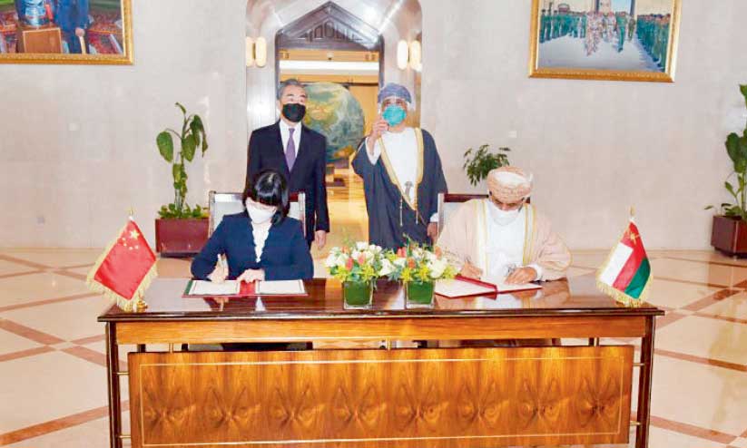 ഒമാനും ചൈനയും സഹകരണ കരാറിൽ ഒപ്പുവെച്ചു ഒമാനും ചൈനയും സഹകരണ കരാറിൽ ഒപ്പുവെച്ചു