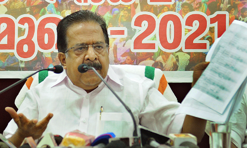 മോദിയുടെ അനുസരണയുള്ള കുട്ടിയാണ്​ പിണറായി​; വർഗീയ വോട്ടുകൾ ഞങ്ങൾക്ക്​ വേണ്ട -രമേശ്​ ചെന്നിത്തല