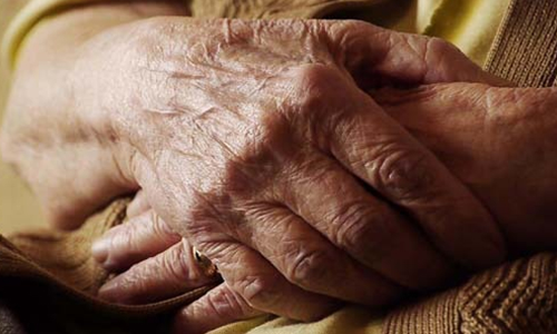 മാ​താ​വി​നെ മ​ർ​ദി​ച്ച് വീ​ട്ടി​ല്‍നി​ന്ന്​ ഇ​റ​ക്കി​വി​ട്ട​താ​യി പ​രാ​തി