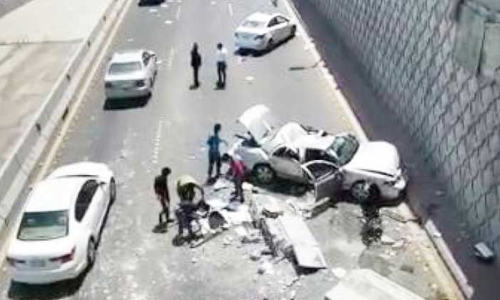 ജി​ദ്ദ​യി​ൽ പാ​ല​ത്തി​ൽ​നി​ന്ന്​ കാ​ർ താ​ഴേ​​ക്കു​ പ​തി​ച്ചു