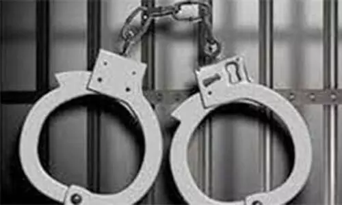 കു​ഞ്ഞി​നെ ഉ​പേ​ക്ഷി​ച്ച് കാ​മു​ക​നൊ​പ്പം പോ​യ യു​വ​തി അ​റ​സ്​​റ്റി​ൽ