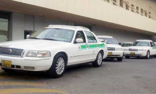 കോ​വി​ഡ്​: എ​യ​ർ​പോ​ർ​ട്ട്​ ടാ​ക്​​സി ജീ​വ​ന​ക്കാ​ർ വ​ൻ പ്ര​തി​സ​ന്ധി​യി​ൽ