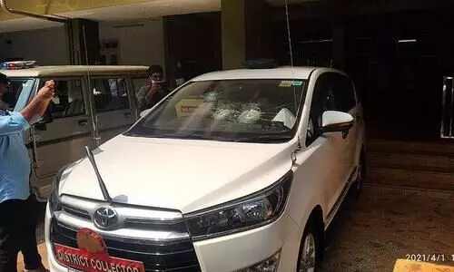 കോഴിക്കോട് കലക്​ടറുടെ കാറി​നുനേരെ കല്ലേറ്​; ഒരാൾ അറസ്​റ്റിൽ