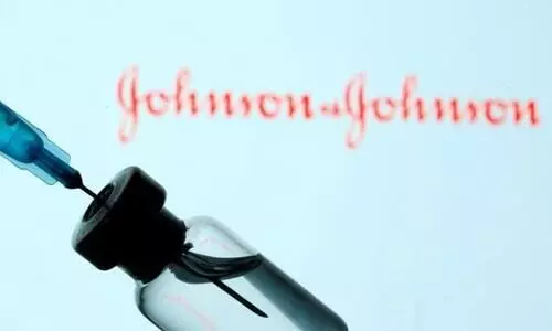 ചേരുവകൾ കൂട്ടിക്കുഴച്ചു; ഒന്നര കോടി കോവിഡ് വാക്സിൻ വെറുതെ കളഞ്ഞ് ജോൺസൺ ആന്റ് ജോൺസൺ ചേരുവകൾ കൂട്ടിക്കുഴച്ചു; ഒന്നര കോടി കോവിഡ് വാക്സിൻ വെറുതെ കളഞ്ഞ് ജോൺസൺ ആന്റ് ജോൺസൺ