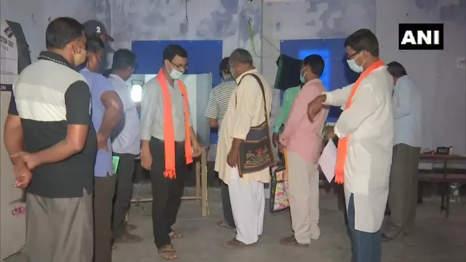 മമതക്ക്​ നിർണായകം; അസമിലും പശ്​ചിമബംഗാളും രണ്ടാംഘട്ട വോ​ട്ടെടുപ്പ്​ തുടങ്ങി