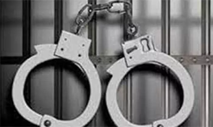 കുഞ്ഞിനെ ഉപേക്ഷിച്ച് കാമുകനൊപ്പം പോയ യുവതി അറസ്റ്റിൽ കുഞ്ഞിനെ ഉപേക്ഷിച്ച് കാമുകനൊപ്പം പോയ യുവതി അറസ്റ്റിൽ