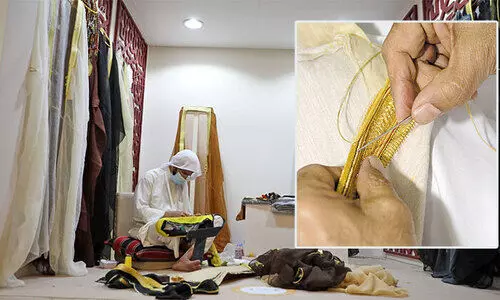 ക​ര​വി​രു​തി​ല്‍ വി​രി​യു​ന്ന ക​മ​നീ​യ ക​വി​ത​യാ​ണ് ബി​ഷ്ത്