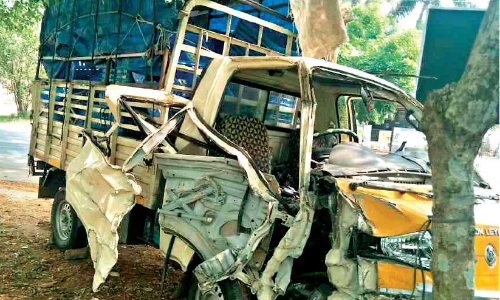 മ​ങ്ക​ര​യി​ൽ വാ​ഹ​നാ​പ​ക​ടം; ഡ്രൈ​വ​ർ​ക്ക് പ​രി​ക്ക്