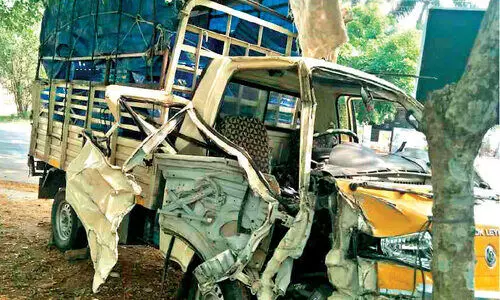 മ​ങ്ക​ര​യി​ൽ വാ​ഹ​നാ​പ​ക​ടം; ഡ്രൈ​വ​ർ​ക്ക് പ​രി​ക്ക്