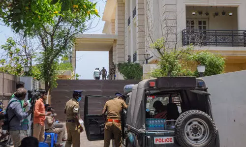 ഡി.എം.കെ നേതാവ്​ എം.കെ. സ്റ്റാലിന്‍റെ മകളുടെ വീട്ടിൽ ആദായനികുതി വകുപ്പ്​ പരിശോധന