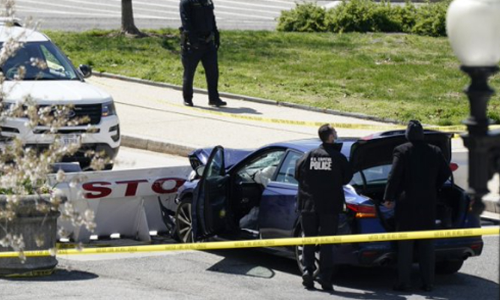 കാർ ഇടിച്ചുകയറ്റാൻ ശ്രമം, യു.എസ്​ കാപിറ്റൽ മന്ദിരം അടച്ചു; രണ്ട്​ പൊലീസുകാർക്ക്​ പരിക്ക്