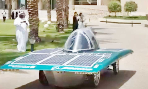 ജി​ദ്ദ​യി​ലെ അ​ൽ​ഫൈ​സ​ൽ യൂ​നി​വേ​ഴ്‌​സി​റ്റി സൗ​രോ​ർ​ജ കാ​ർ പു​റ​ത്തി​റ​ക്കി