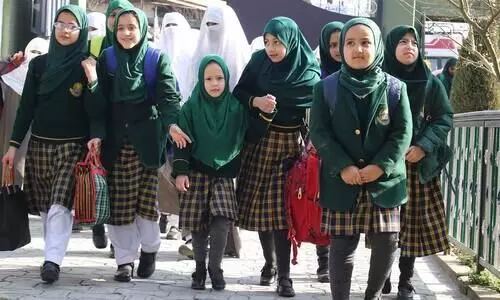 കോവിഡ്​: കശ്​മീരിൽ സ്​കൂളുകൾ അടക്കുന്നു