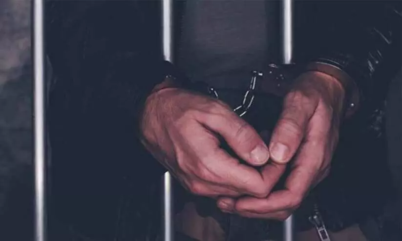 പടപ്പക്കര പ്രസാദ് കൊലക്കേസ്: പ്രതികൾക്ക് ജീവപര്യന്തം കഠിനതടവും പിഴയും പടപ്പക്കര പ്രസാദ് കൊലക്കേസ്: പ്രതികൾക്ക് ജീവപര്യന്തം കഠിനതടവും പിഴയും