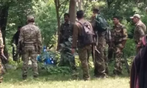 ചുറ്റുനിന്നും വളഞ്ഞ്​ സായുധരായ മാവോവാദി കൂട്ടങ്ങൾ; മരണത്തിലേക്ക്​ എടുത്തെറിയപ്പെട്ട്​​ ജവാന്മാർ- ഛത്തീസ്​ഗഢിൽ സംഭവിച്ചത്​.....