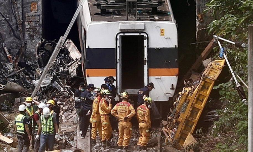 നിർത്തിയിട്ട ലോറി തെന്നിയിറങ്ങി പാളത്തിൽ; തായ്​വാൻ സാക്ഷിയായത്​​ വൻ ട്രെയിൻ ദുരന്തത്തിന്​- മാപ്പുപറഞ്ഞ്​ ലോറി ഉടമ